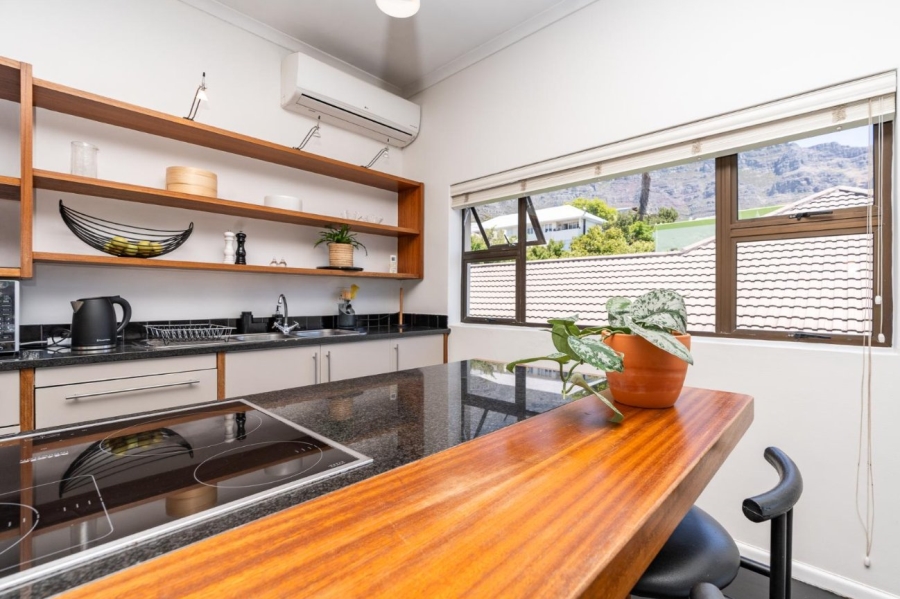 To Let 2 Bedroom Property for Rent in Vredehoek Western Cape